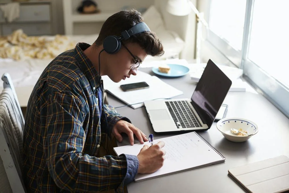 Strategi Efektif Belajar Online di Rumah